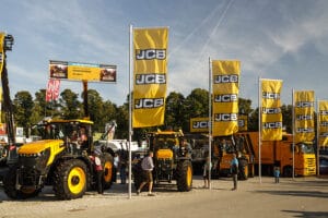 JCB Workwear - JCB Employee Retires After 42 Years’ Service